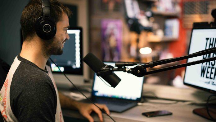 The Benefits of Using a Podcast Booking Agency