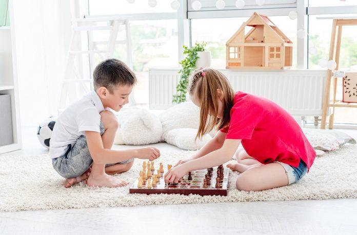 chess training course, chess courses, chess online class, chess tutoring online, chess benefits for brain,