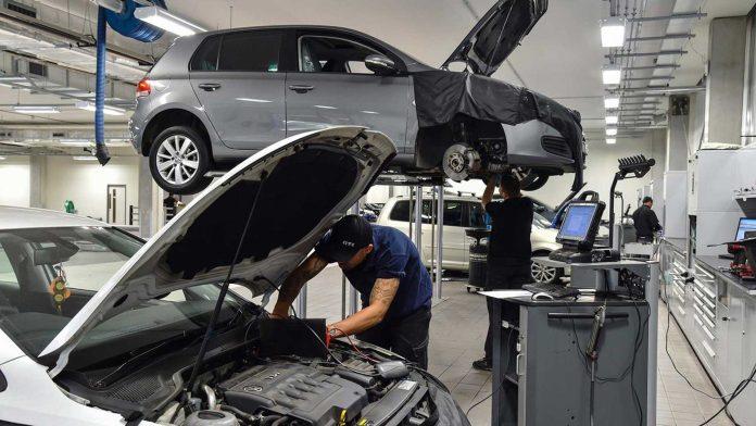 A image of Volkswagen servicing