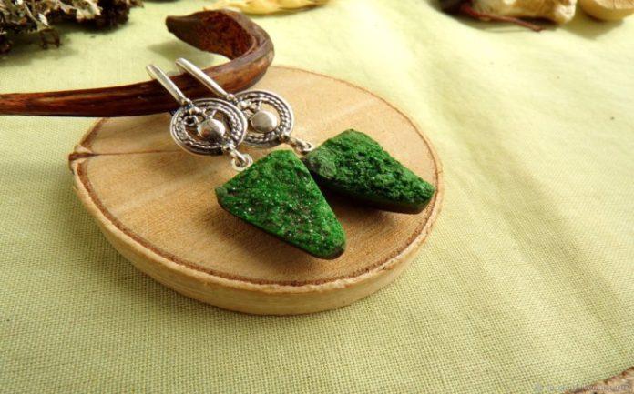 Everything You Need to Know About Uvarovite Jewelry