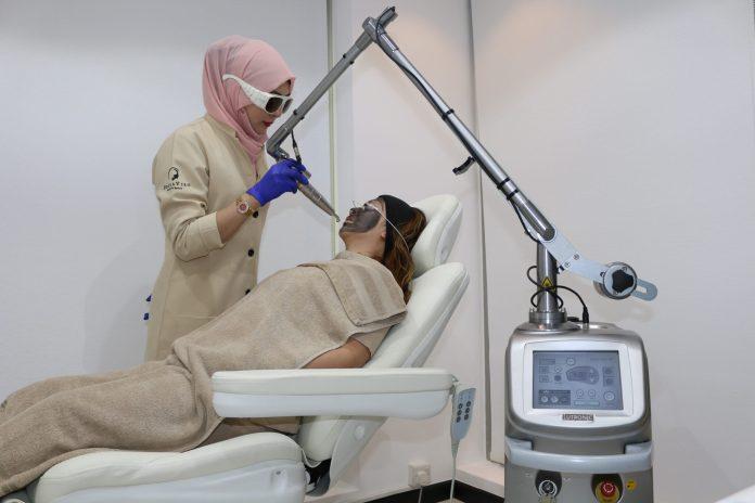 Carbon Peel Treatment in Dubai