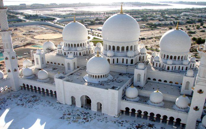 Astonishing Facts About Sheikh Zayed Grand Mosque