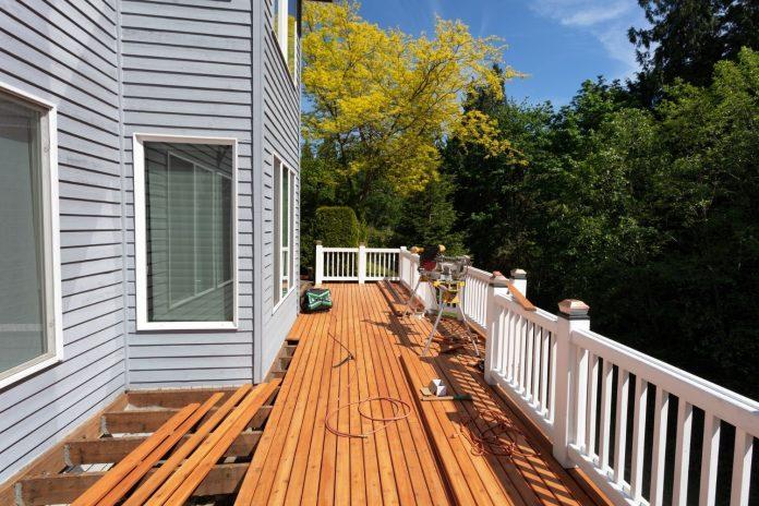 gresham-deck-and-fence