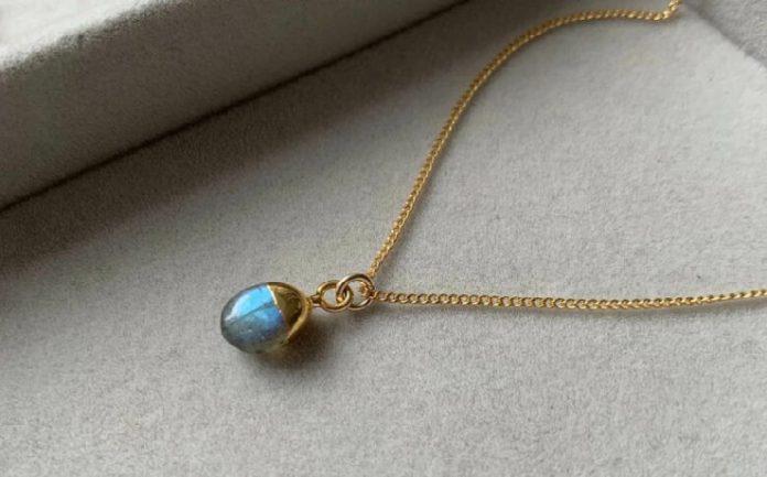 Wear Labradorite Jewelry And Use Its Healing Properties To Your Advantage