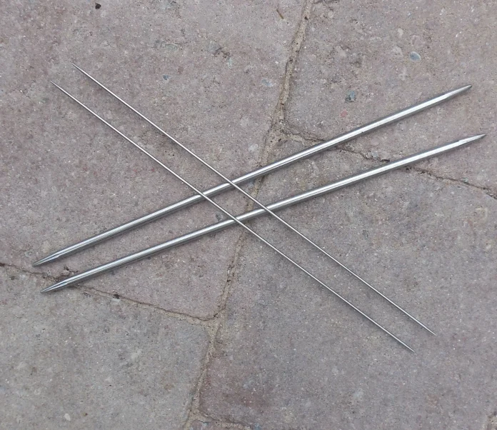 Knitting needle metal